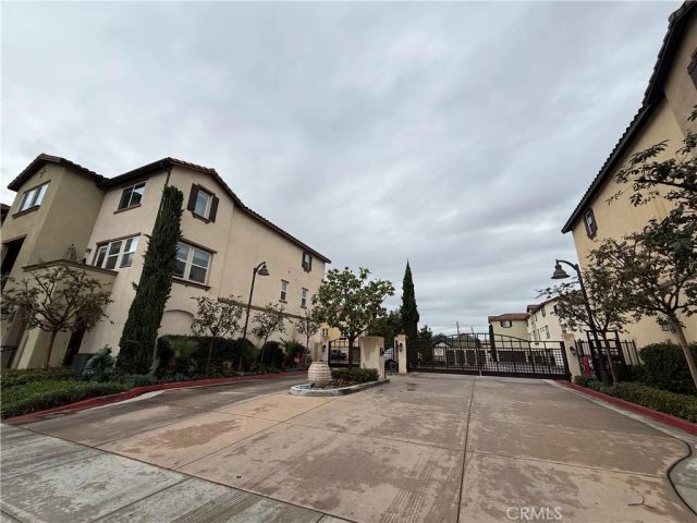 1570 W 1st Street, Santa Ana, CA 92703