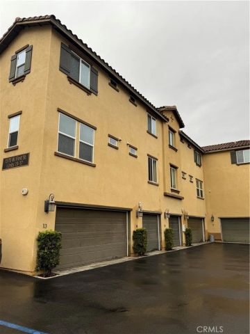 1570 W 1st Street, Santa Ana, CA 92703