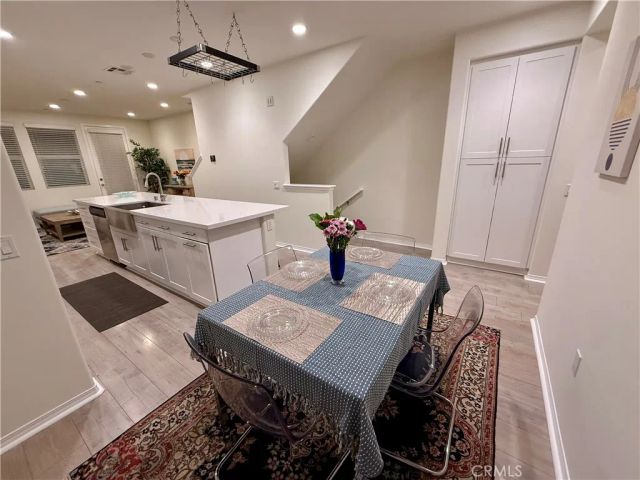 1570 W 1st Street, Santa Ana, CA 92703