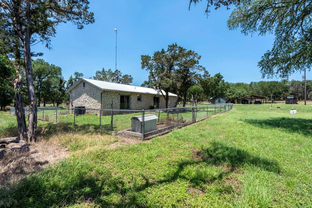 801 Billie Brooks LN, Driftwood, TX 78619