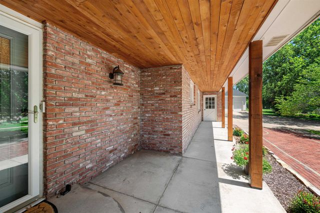 2033 Ridgeview Rd., Salina, KS 67401