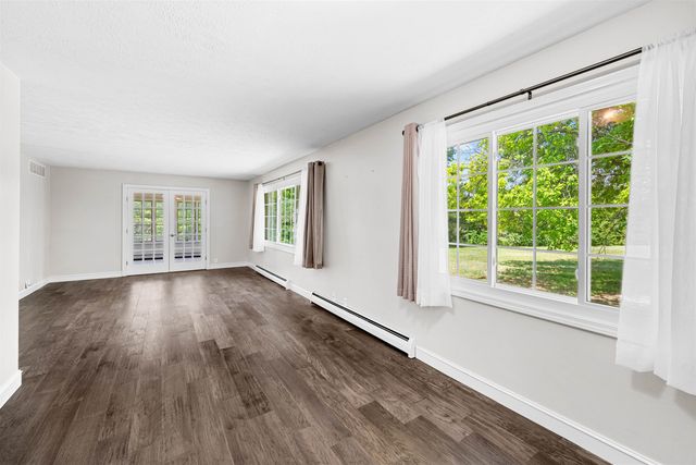 2033 Ridgeview Rd., Salina, KS 67401