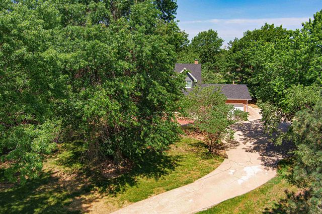 2033 Ridgeview Rd., Salina, KS 67401