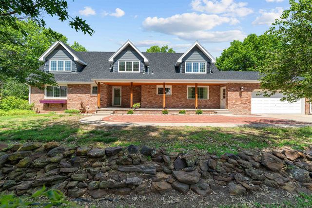 2033 Ridgeview Rd., Salina, KS 67401