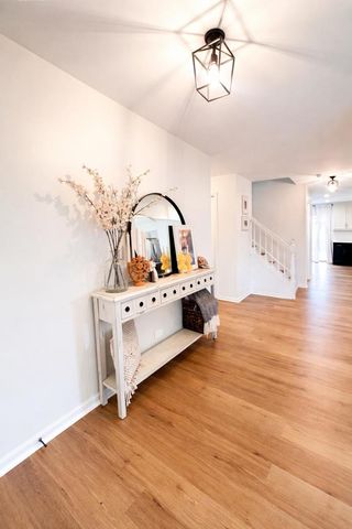 87 S Savannah Parkway, Round Lake, IL 60073