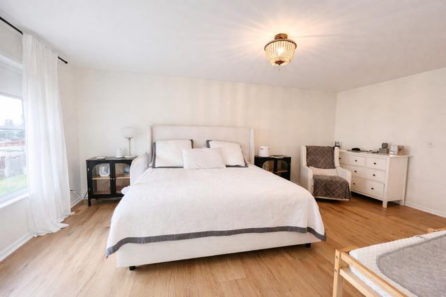 87 S Savannah Parkway, Round Lake, IL 60073