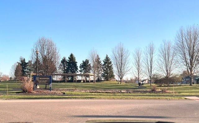 87 S Savannah Parkway, Round Lake, IL 60073