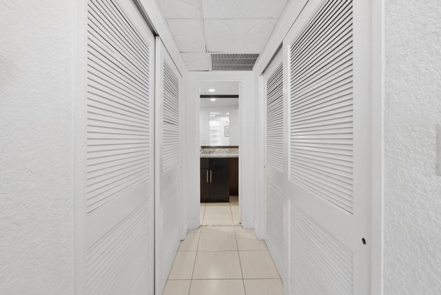 4001 S Ocean Dr 14D, Hollywood, FL 33019