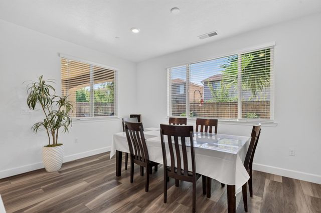 2145 Somers St, Roseville, CA 95747