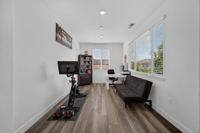2145 Somers St, Roseville, CA 95747