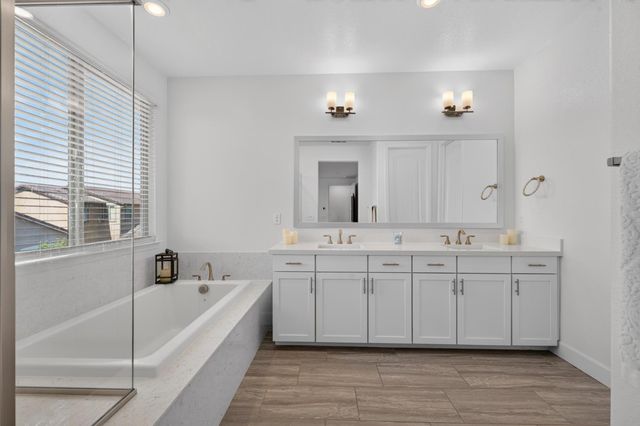 2145 Somers St, Roseville, CA 95747