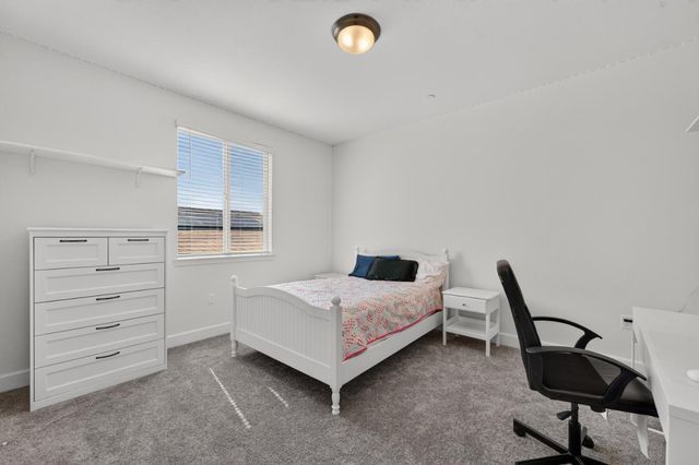 2145 Somers St, Roseville, CA 95747