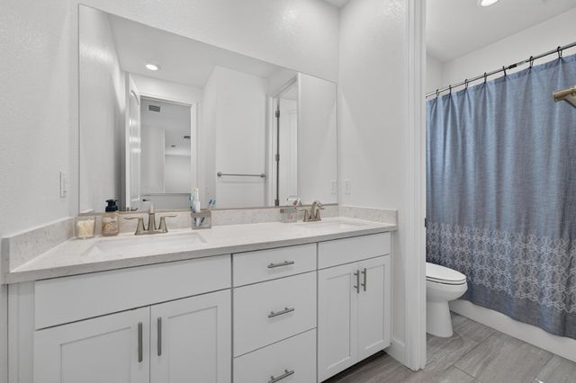 2145 Somers St, Roseville, CA 95747