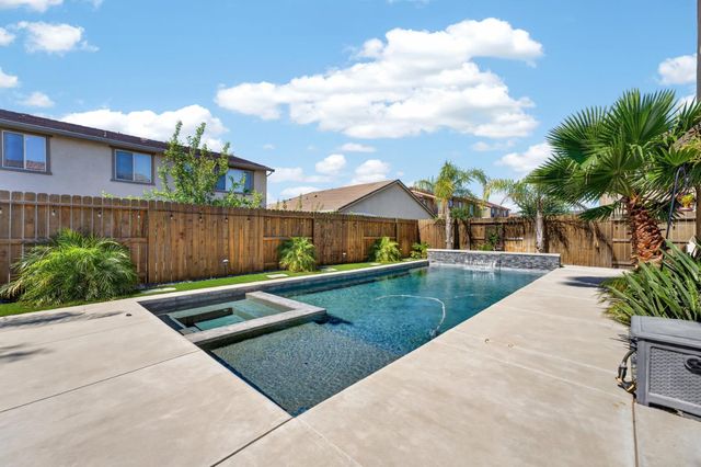 2145 Somers St, Roseville, CA 95747