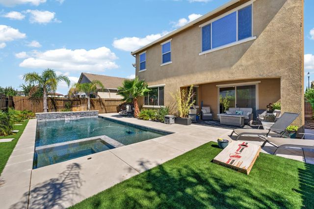 2145 Somers St, Roseville, CA 95747
