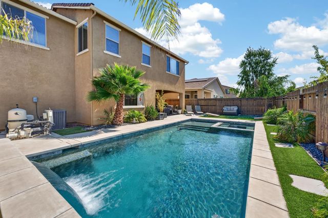 2145 Somers St, Roseville, CA 95747