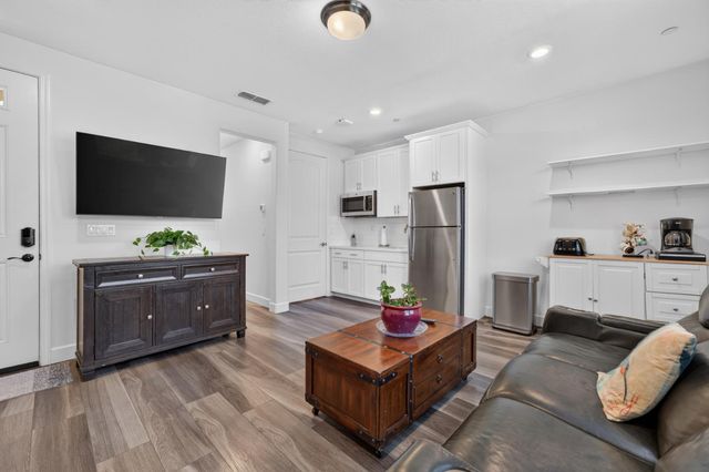 2145 Somers St, Roseville, CA 95747