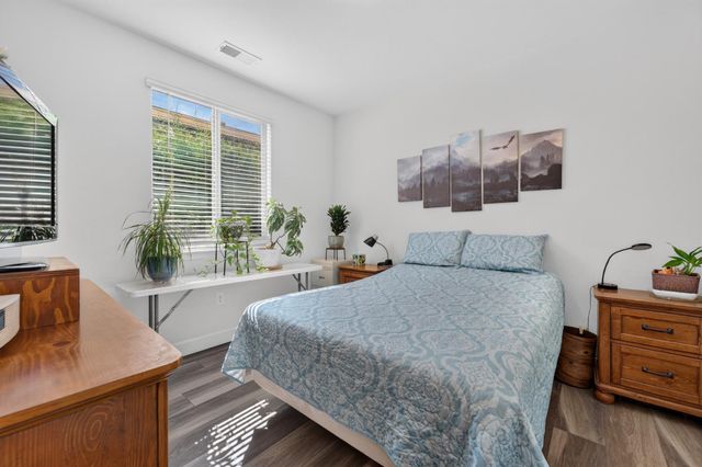 2145 Somers St, Roseville, CA 95747