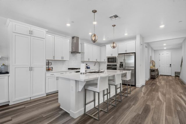 2145 Somers St, Roseville, CA 95747