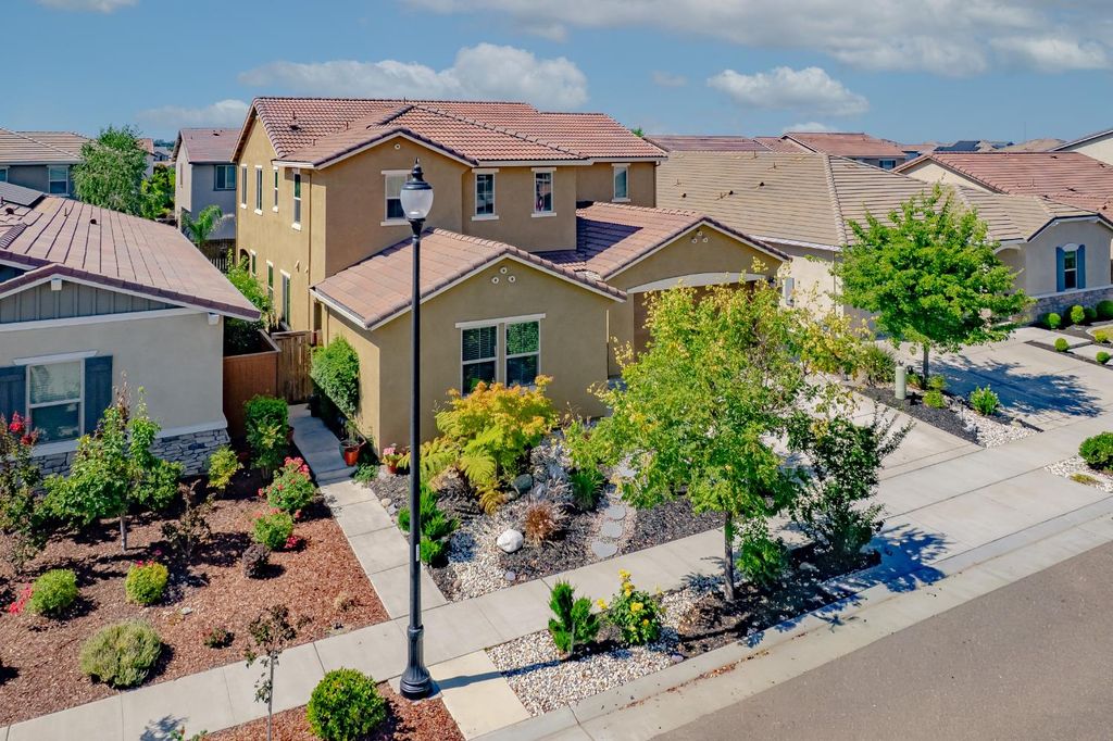2145 Somers St, Roseville, CA 95747