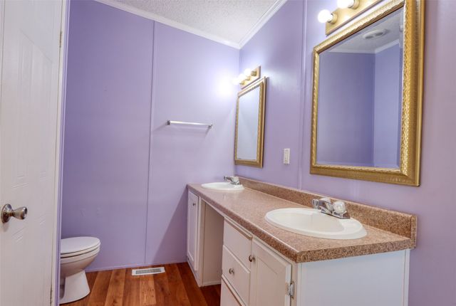 311 Glenwood Street, Gainesville, TX 76240