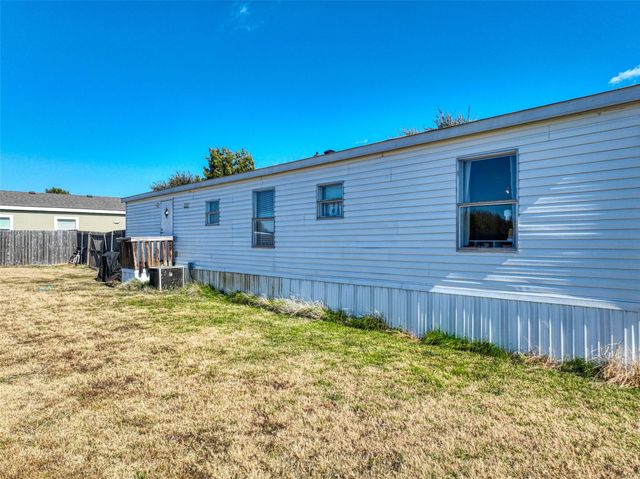 311 Glenwood Street, Gainesville, TX 76240