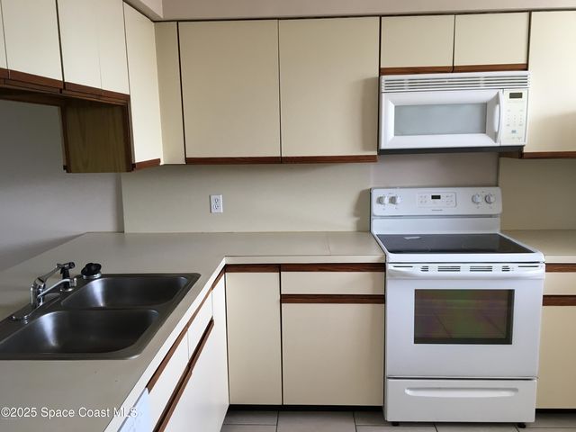 300 Columbia Drive, 206-1, Cape Canaveral, FL 32920