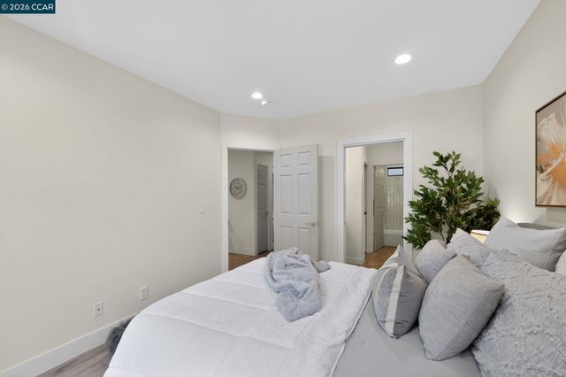 112 N Villa Way, Walnut Creek, CA 94595