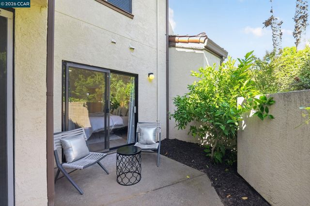 112 N Villa Way, Walnut Creek, CA 94595