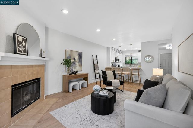 112 N Villa Way, Walnut Creek, CA 94595