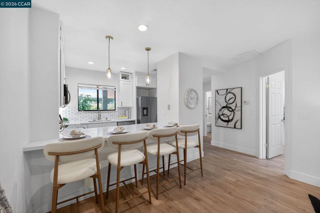 112 N Villa Way, Walnut Creek, CA 94595