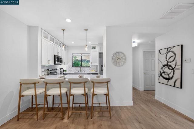 112 N Villa Way, Walnut Creek, CA 94595