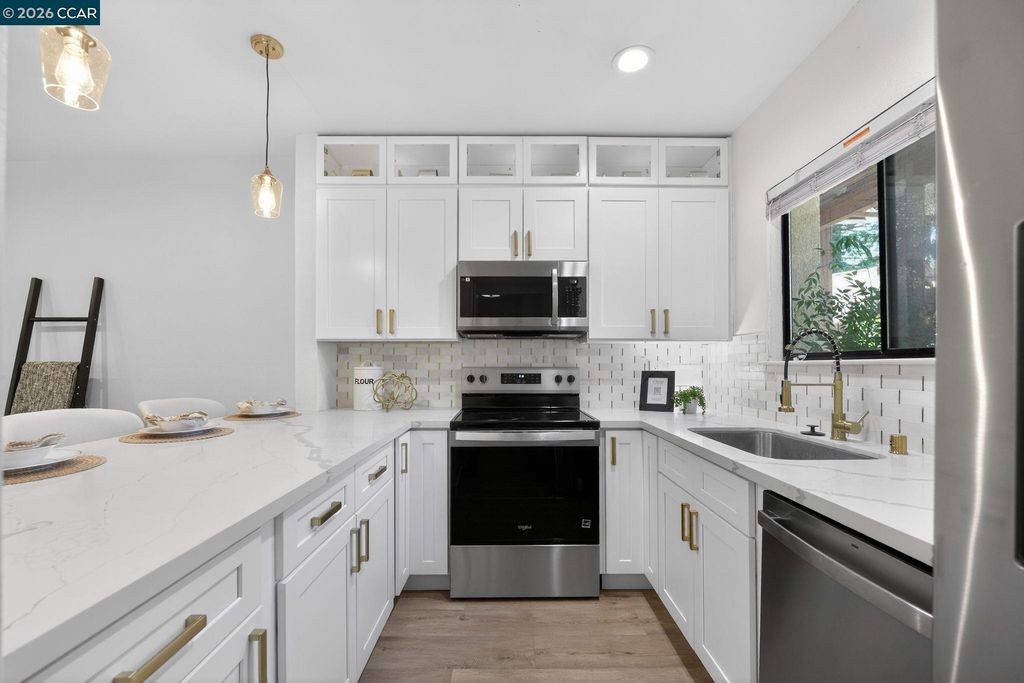 112 N Villa Way, Walnut Creek, CA 94595