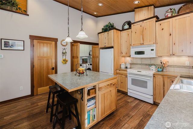 17717 E State Route 3, Allyn, WA 98524