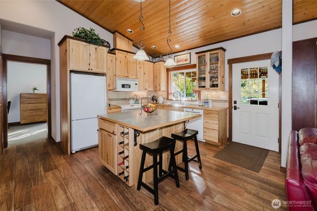 17717 E State Route 3, Allyn, WA 98524