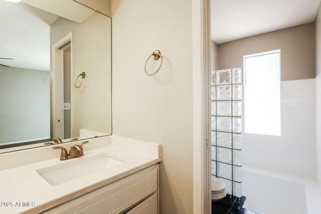 7616 N 44TH Drive, Glendale, AZ 85301