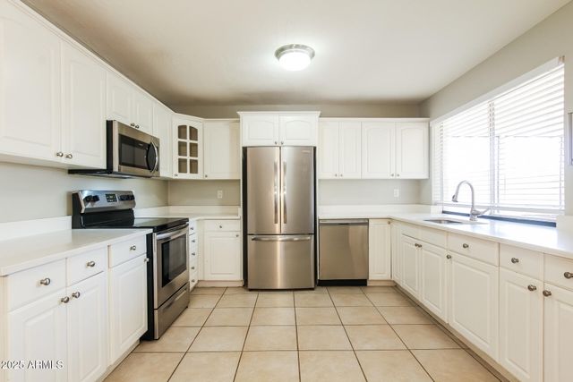 7616 N 44TH Drive, Glendale, AZ 85301