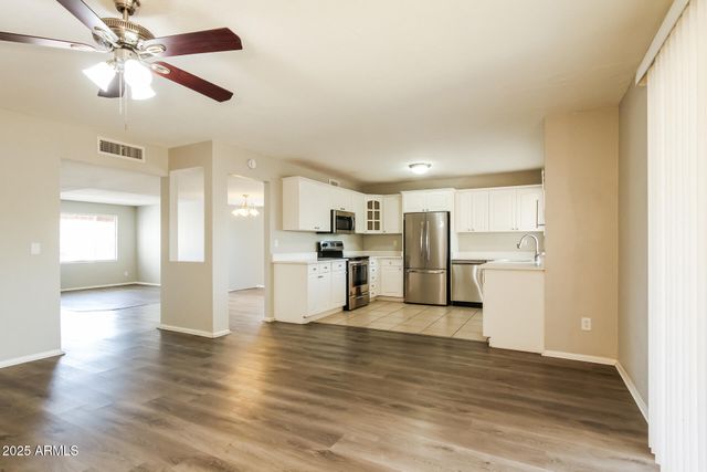 7616 N 44TH Drive, Glendale, AZ 85301