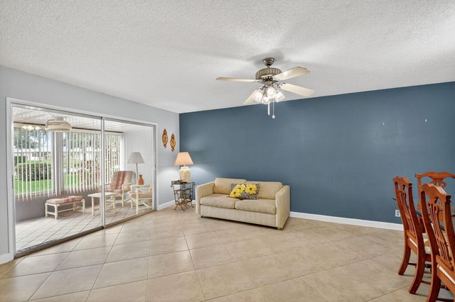 165 Amherst Lane, Lake Worth, FL 33467