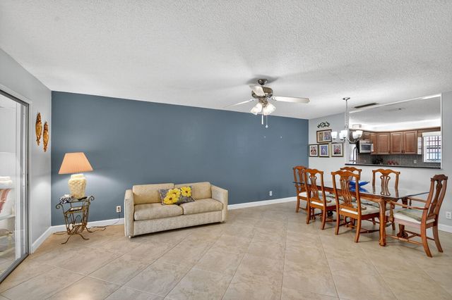 165 Amherst Lane, Lake Worth, FL 33467