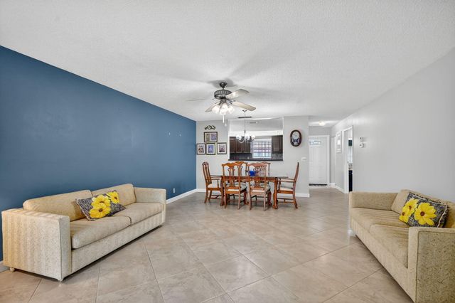 165 Amherst Lane, Lake Worth, FL 33467