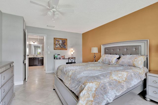 165 Amherst Lane, Lake Worth, FL 33467