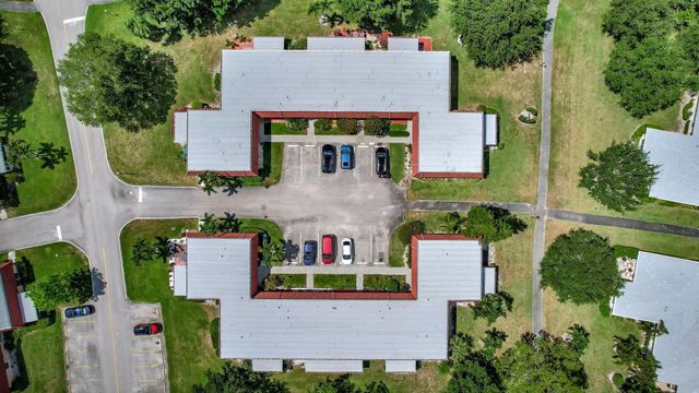 165 Amherst Lane, Lake Worth, FL 33467