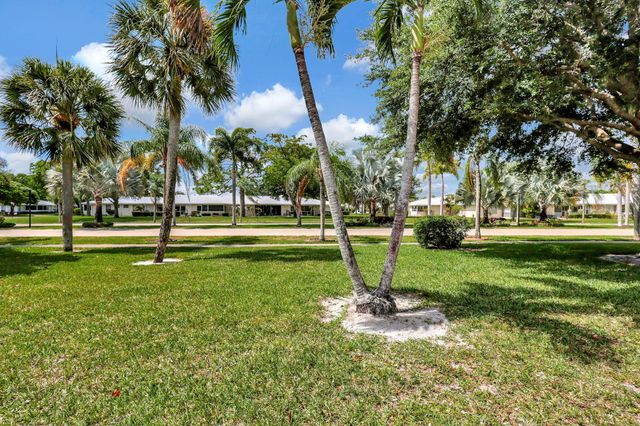 165 Amherst Lane, Lake Worth, FL 33467