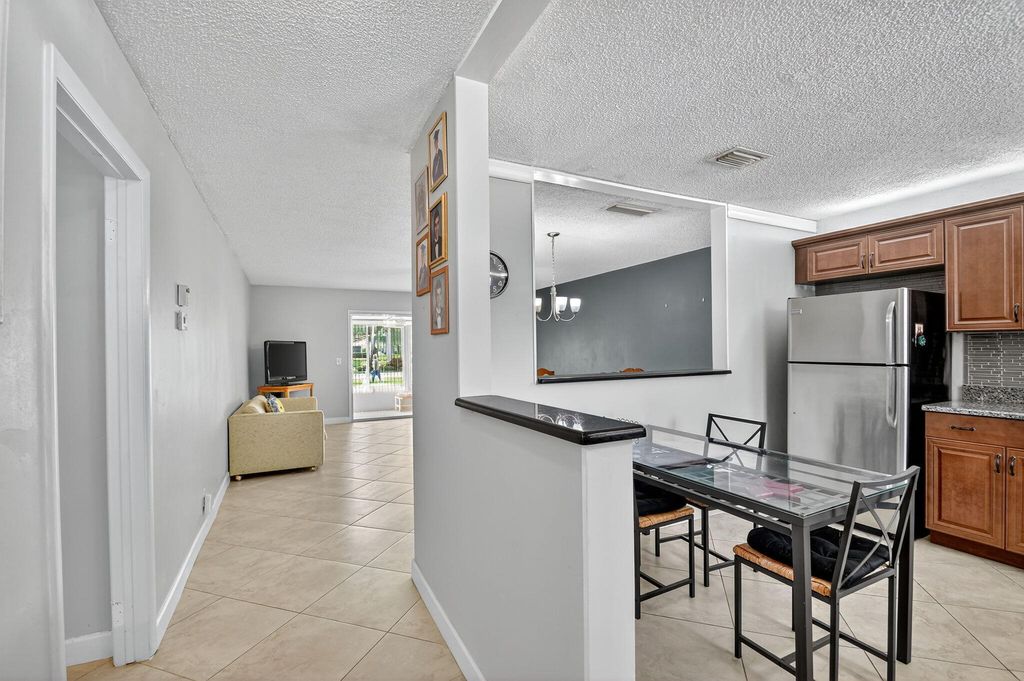 165 Amherst Lane, Lake Worth, FL 33467