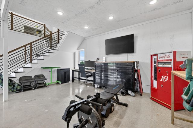 9082 Wolfe Run, Ponder, TX 76259