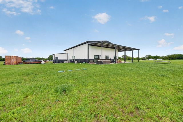 9082 Wolfe Run, Ponder, TX 76259