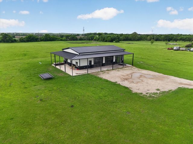 9082 Wolfe Run, Ponder, TX 76259