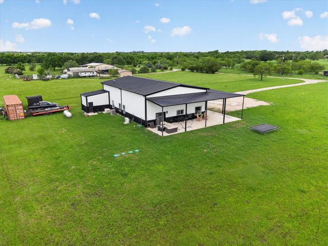 9082 Wolfe Run, Ponder, TX 76259