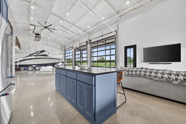 9082 Wolfe Run, Ponder, TX 76259